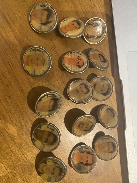 pins dos jogadores sporting e Benfica