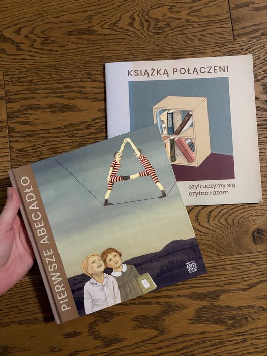 Książka połączeni i Pierwsze abecadło
