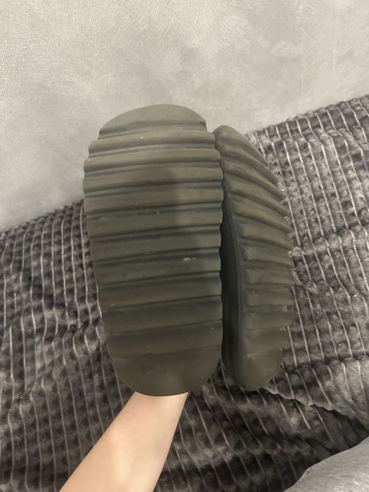 yezzy slide 42 onyx