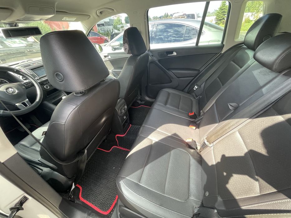 Volkswagen Tiguan 2017 VIN WVGAV7AX4HK023139 фото оголошення 8 з 11