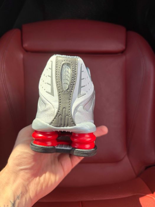 (БЕЗ ПЕРЕДОПЛАТИ) Nike Shox R4 Grey Red White найк шокс сірі сріблясті червоні пружини кросівки