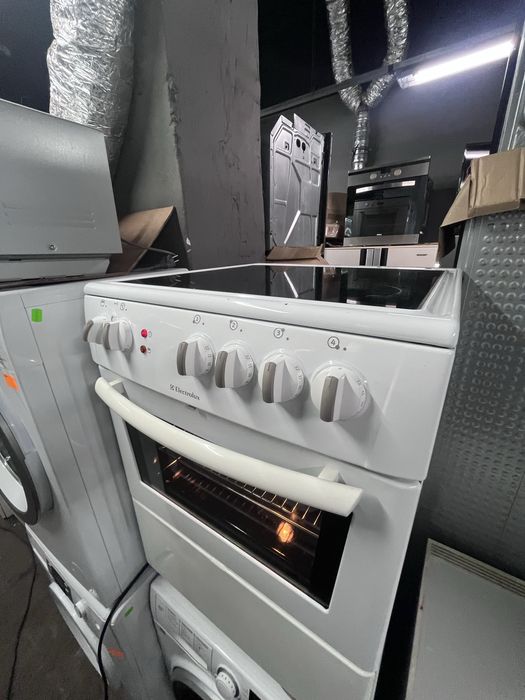 Kuchenka Electrolux elektryczna 60cm |12msc |Dobry stan |Dowóz