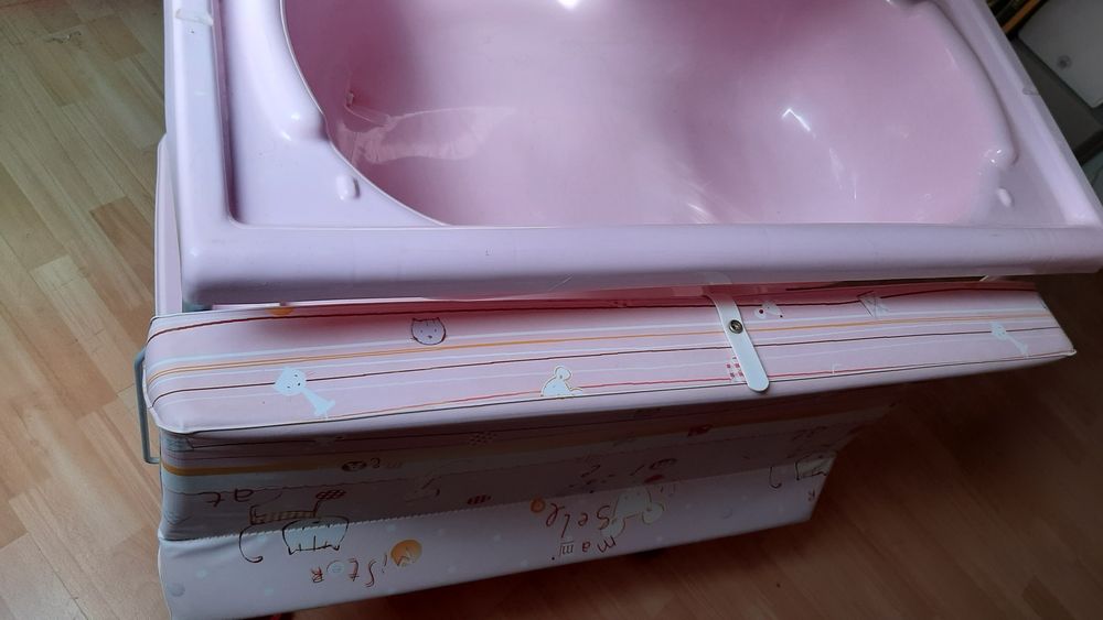 banheira com trocador(de fraldas) integrado