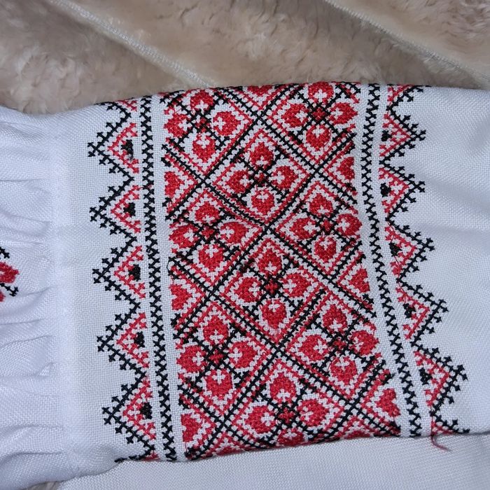 Вишиванка для дівчинки