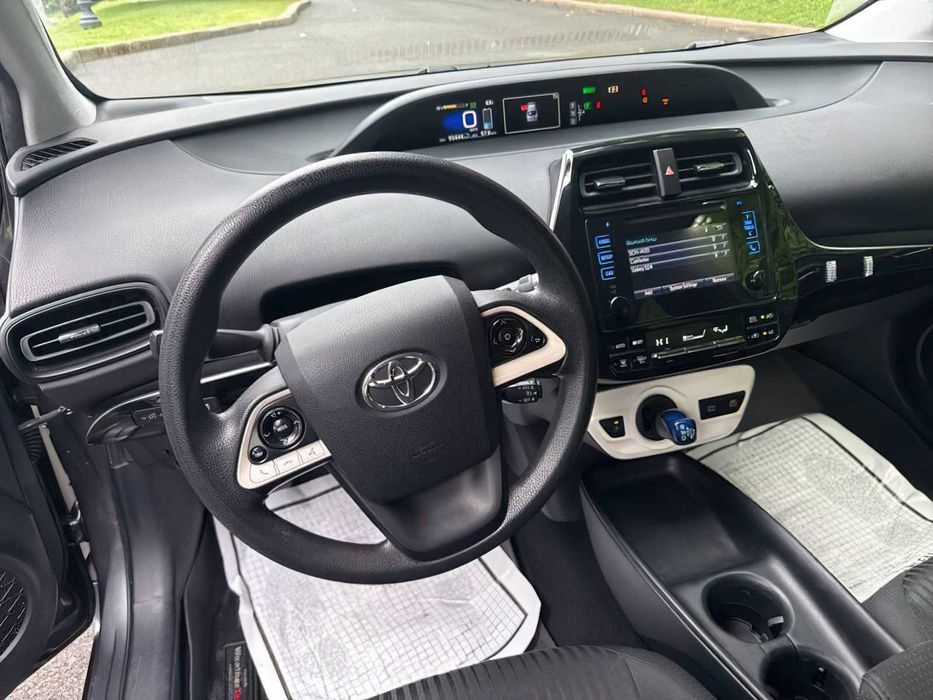 Toyota Prius      2016