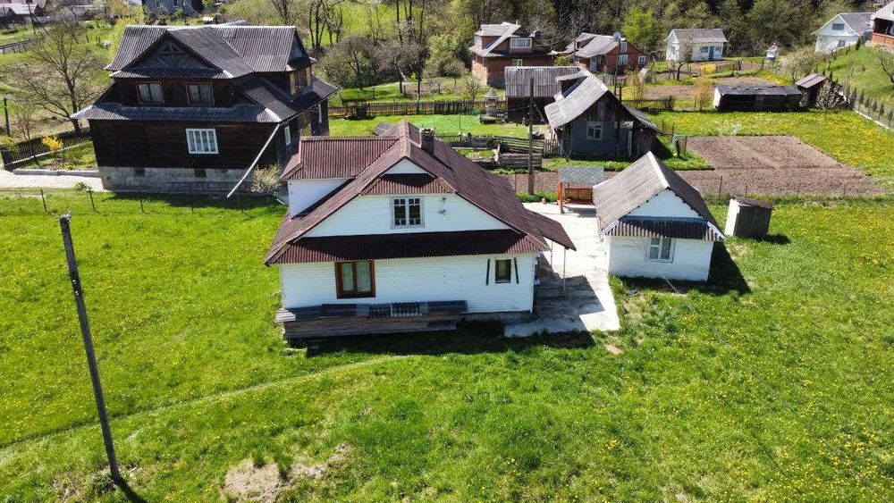 Продаж будинку . Площа 80 м.кв. Ділянка 10 с. Комунікації. Генератор