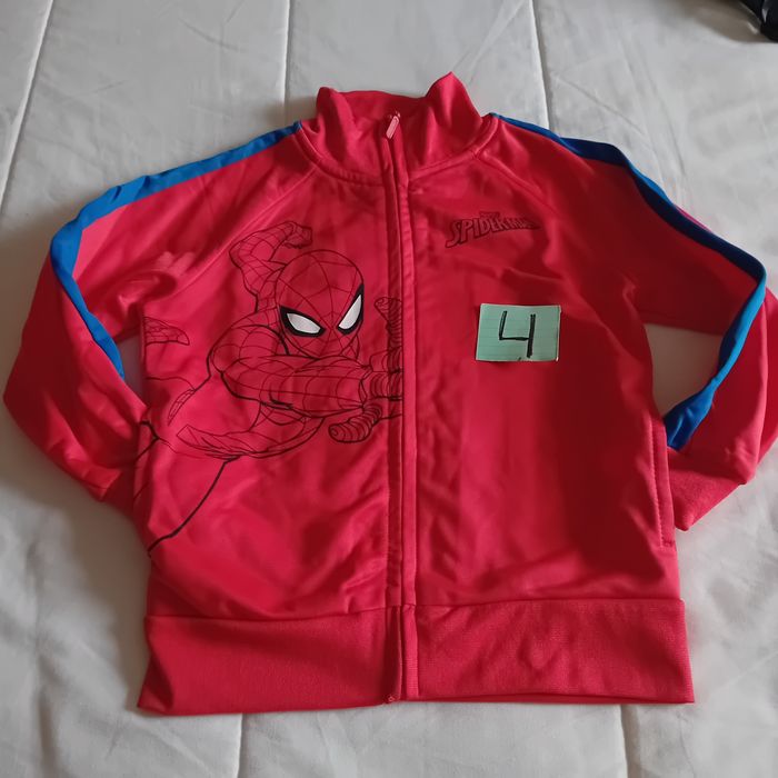 Casacos desportivos  menino ,veste 3/4 anos, como novos varias marcas