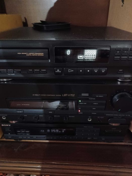 Aparelhagem Sony com 2 colunas