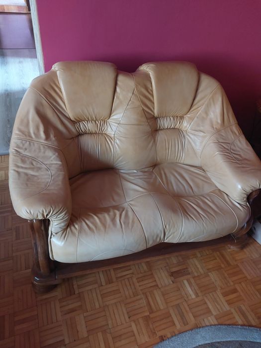 Wypoczynek skóra drewno kanapa kremowa