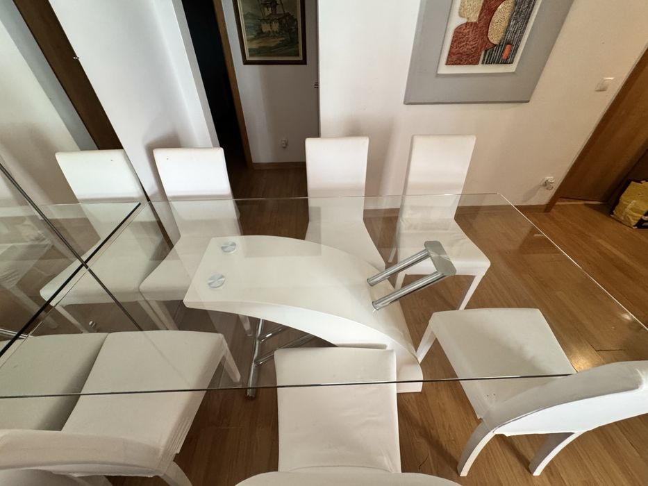 Mesa com 6 cadeiras