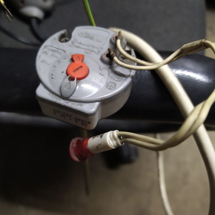 Termostat do bojlera Ariston