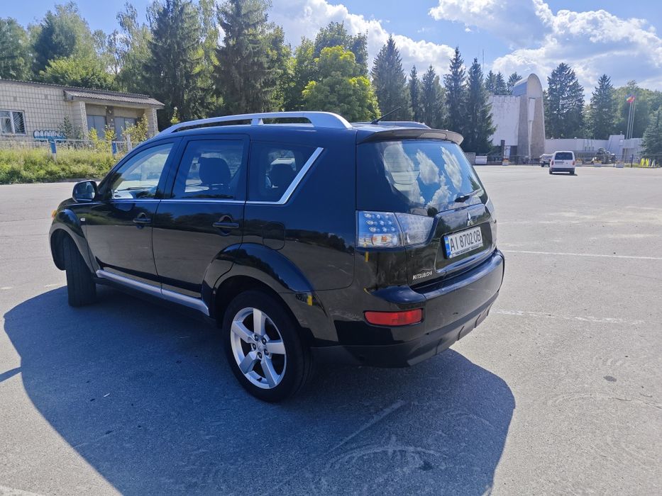 Mitsubishi Outlander 2 / 4x4 / 7 місць /