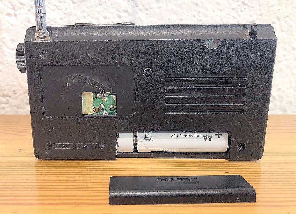 Małe tranzystorowe radio SUNNY