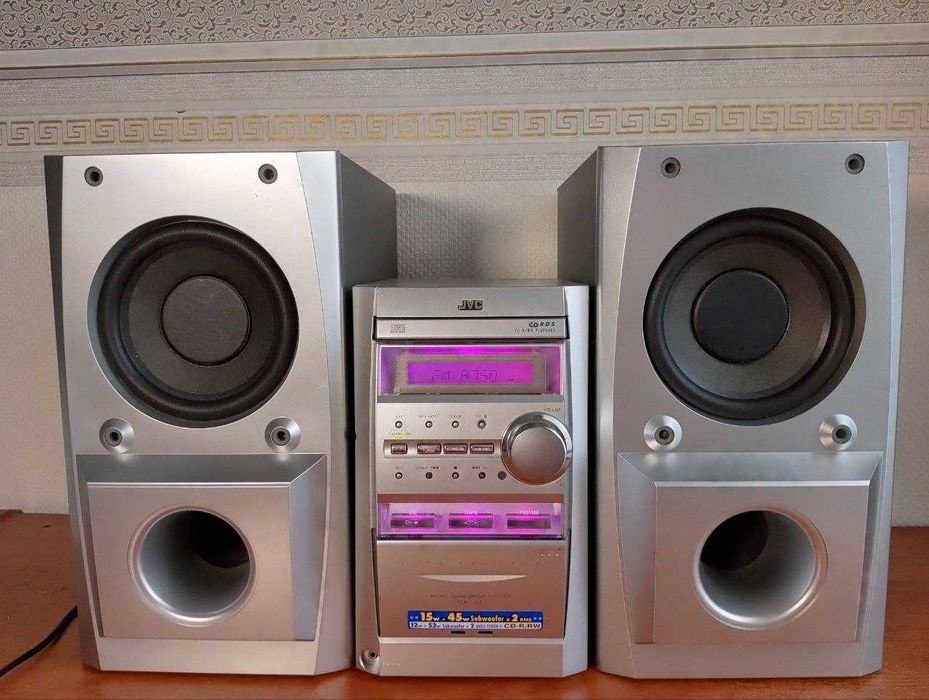 Продам мощный музыкальный центр  JVC