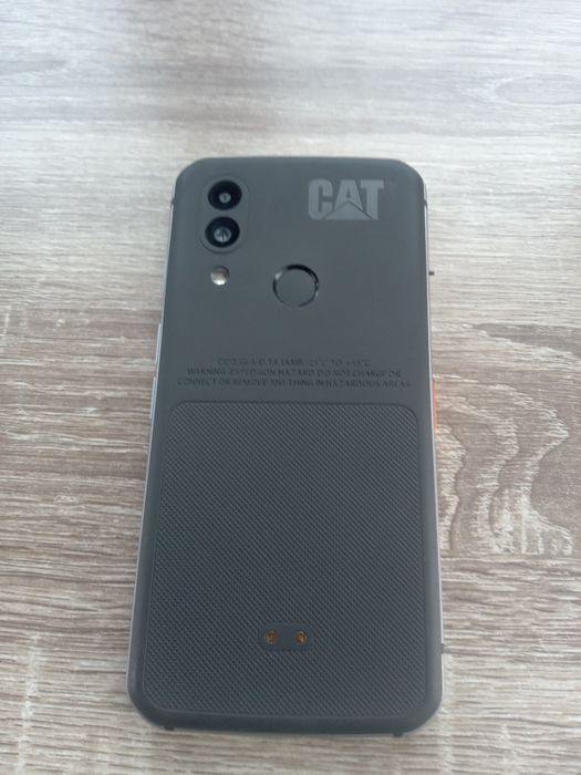Продам мобільний телефон CAT 62