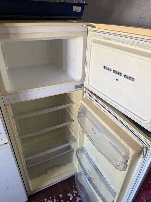 2 Frigoríficos para peças ou reparação – preço conjunto