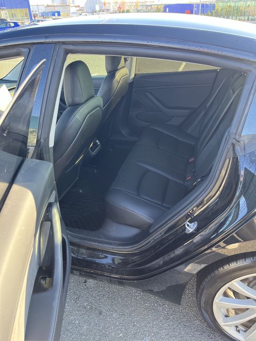 Tesla model 3 long range
