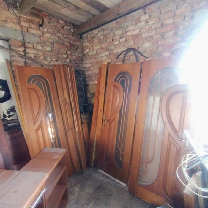 Дерев'яні двері,