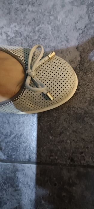 Baletki ażurowe skórzane