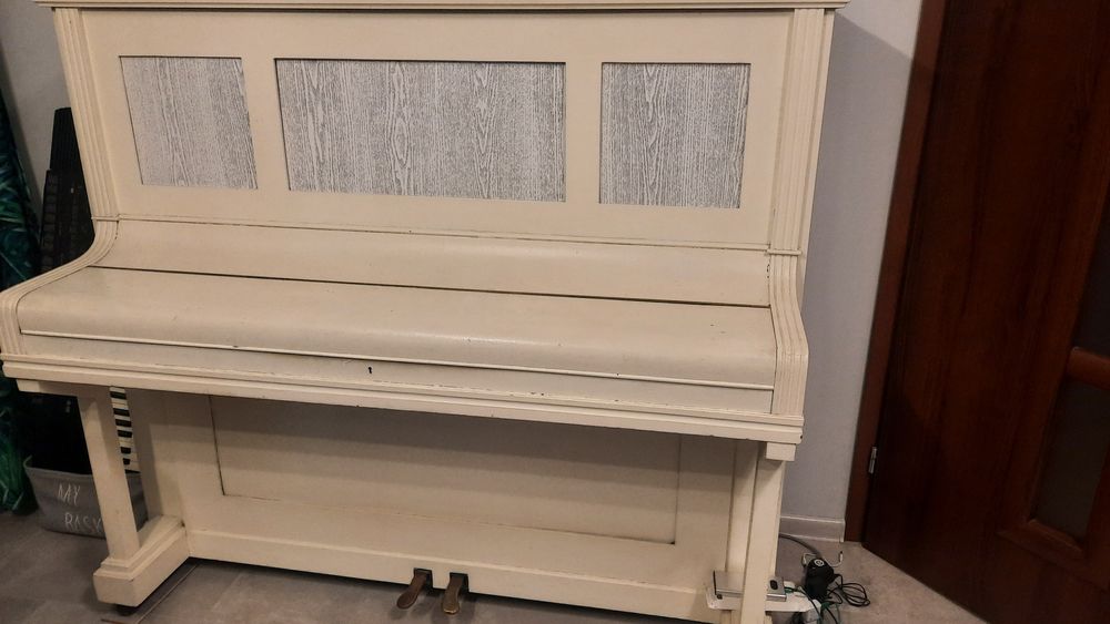 Pianino przedwojenne