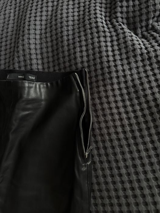 Шкіряні штани Mango хс