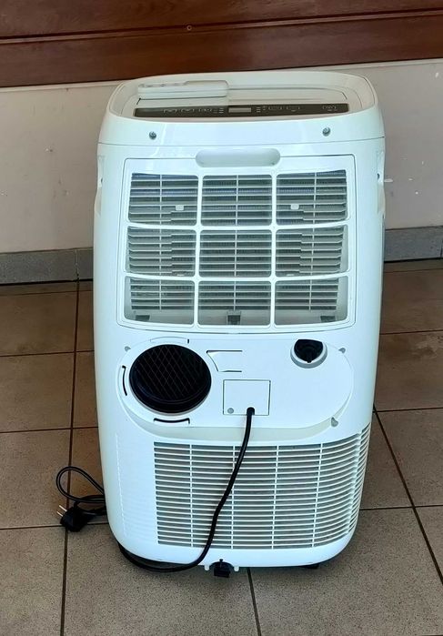 klimatyzator z funkcją chłodzenia, grzania, wentylacji, osuszania