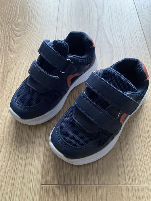 Adidasy chłopięce granatowe 26