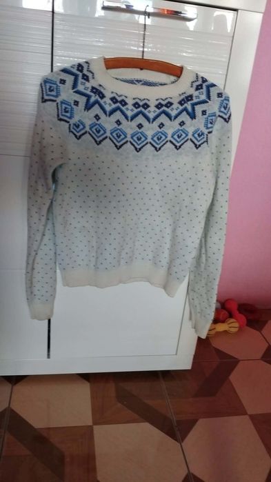 Sweterek damski r uniieslany