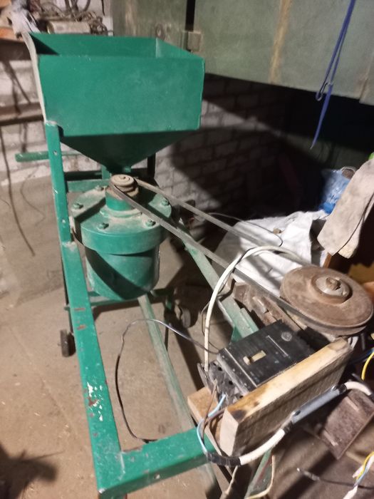 Млин для подріблення зерна