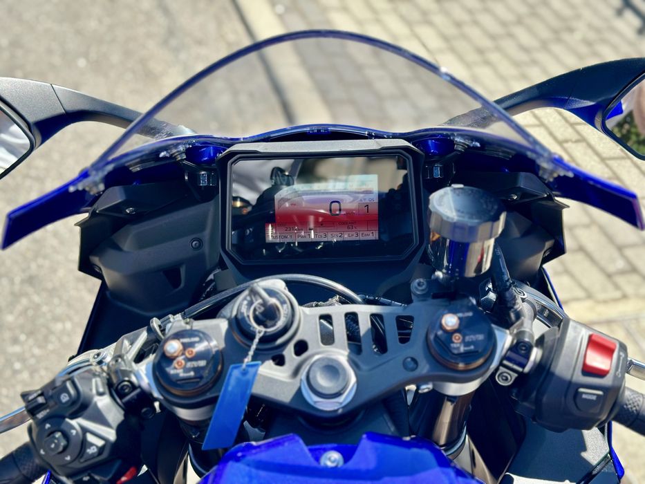 Yamaha YZF-R9 2026 — Impecável, Poucos Km, Garantia