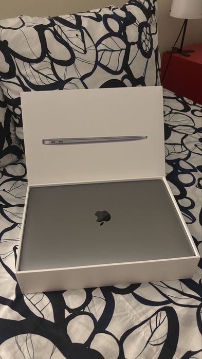 Macbook Air Intel i3, 8GB 256GB - 2020 (Com CAIXA ORIGINAL)