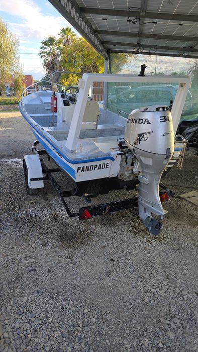 Barco 4.71 com  motor 30cv 4 tempos