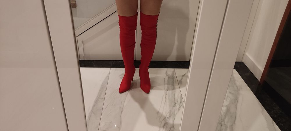 Piękne wiosenne kozaki za kolano