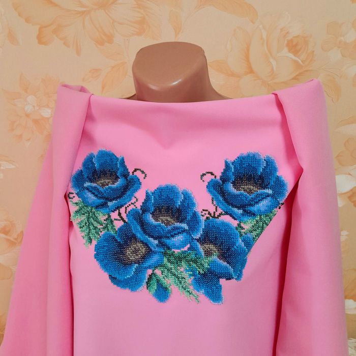 Вишиванка жіноча, сукня вишита бісером