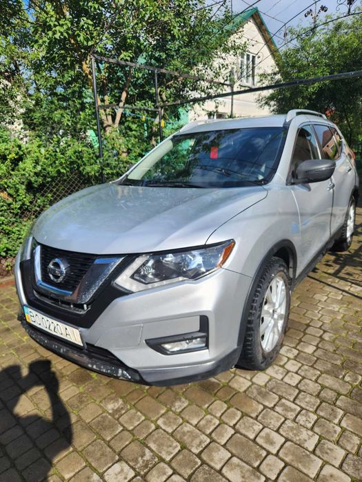 Nissan Rocue 2017 рік