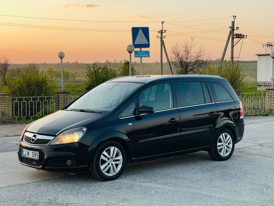 Срочно продам opel zafira b 1.9CDTI на механіка 6