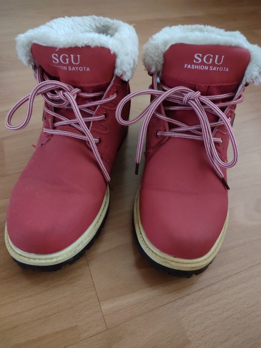 Жіночі зимові черевики