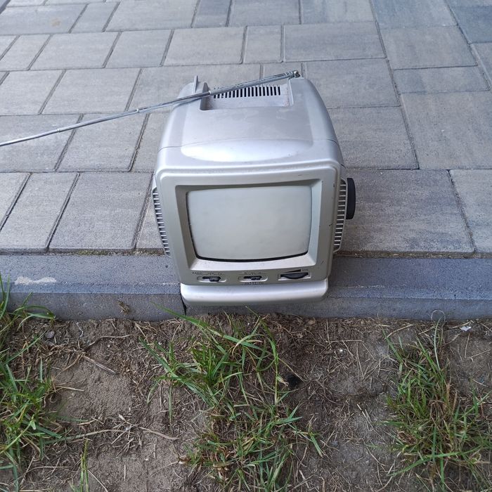 Telewizor z lat 90
