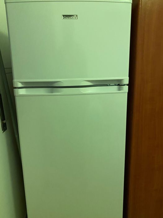 Frigorífico em ótimo estado de conservação ainda em garantia