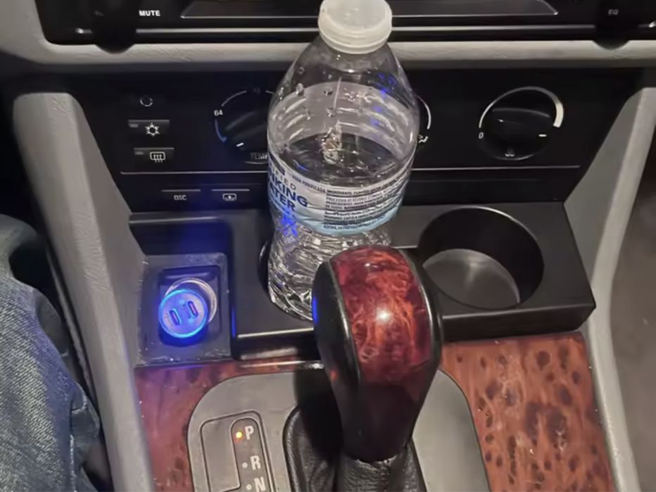 Подстаканники в штатное место для BMW 5 серии Е39