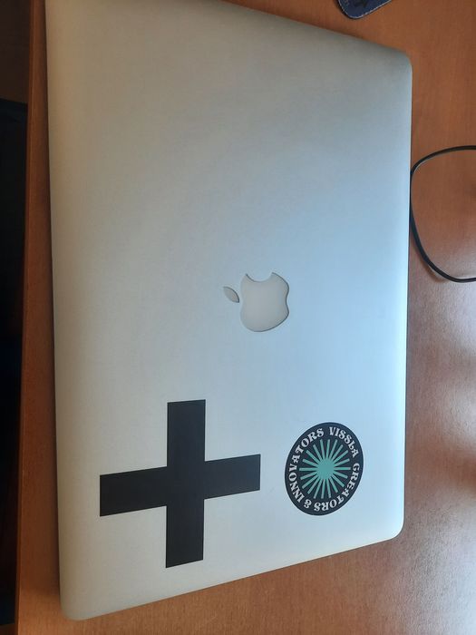 MacBook Pro 15 I7 16GB 512SSD Como novo