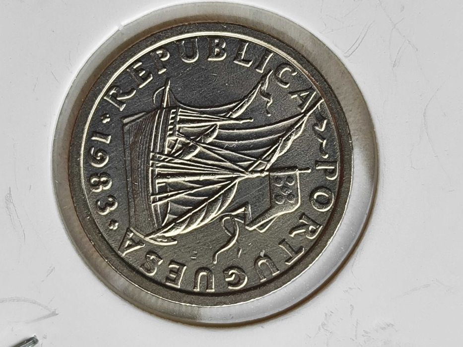 Lote de moedas da República Portuguesa de 2$50 de 1980 a 1985 a 3€