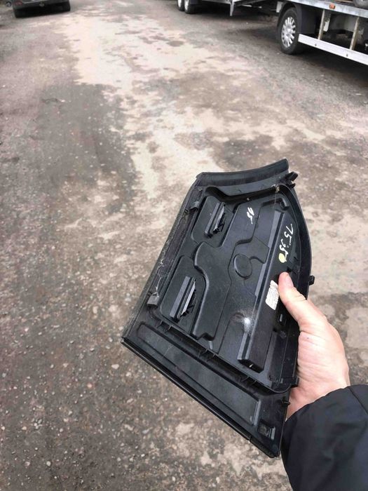 Заглушка на Ауди етрон 4KE810394