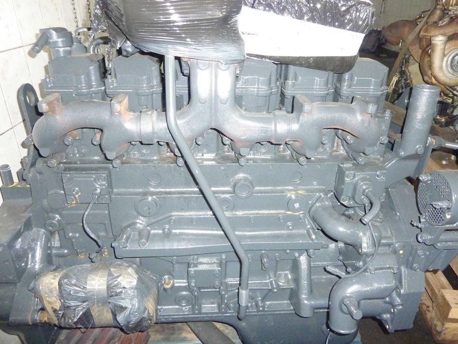 Silnik Komatsu 6D125E