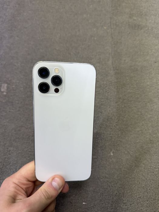 Iphone 12 pro max white заблокований