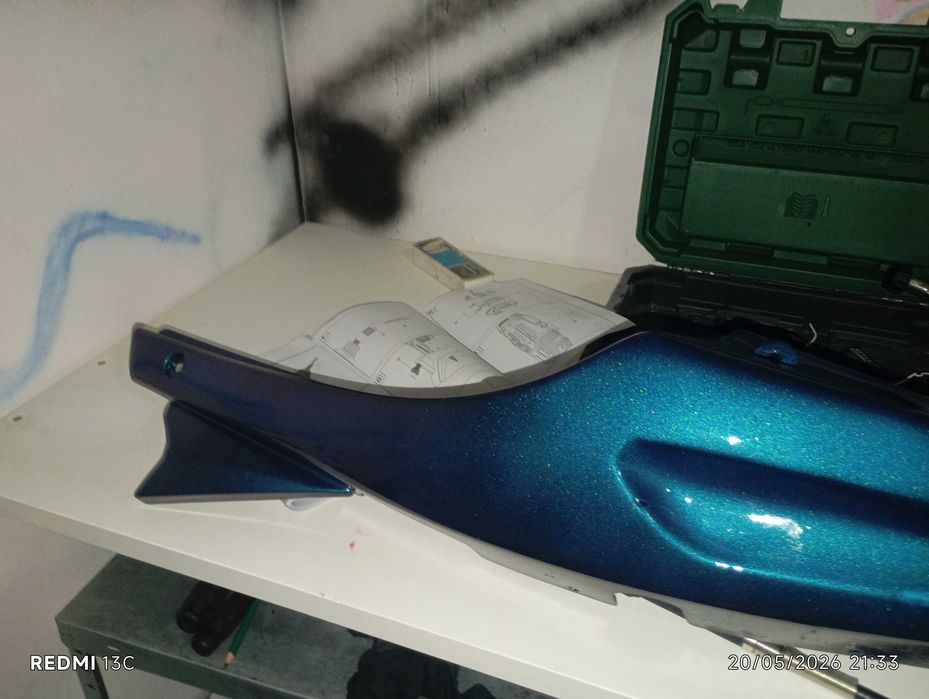 Pequenas obras de pintura e assentamento de ladrilhos e pedra