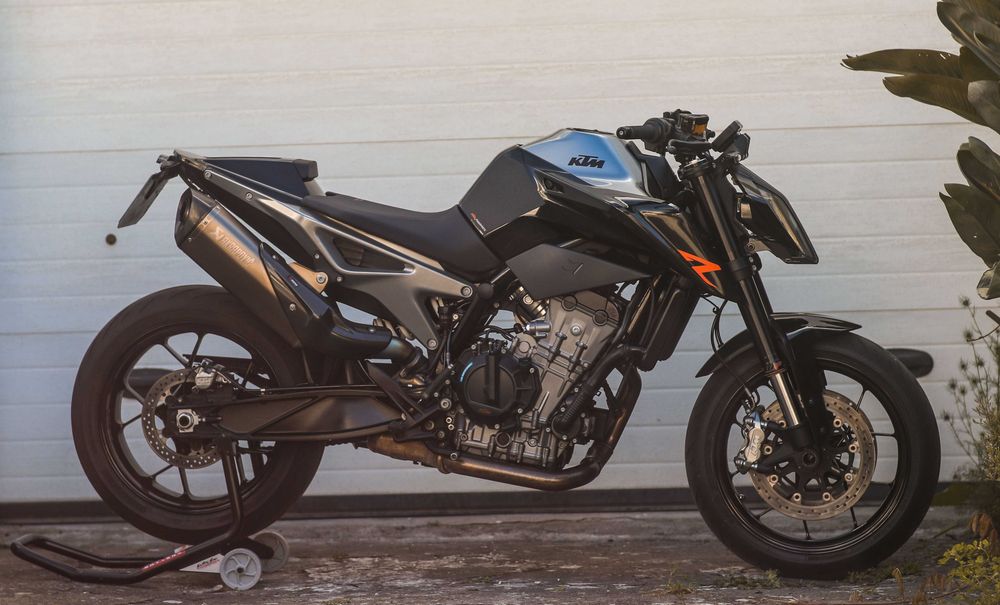 Duke 790 Full Extras