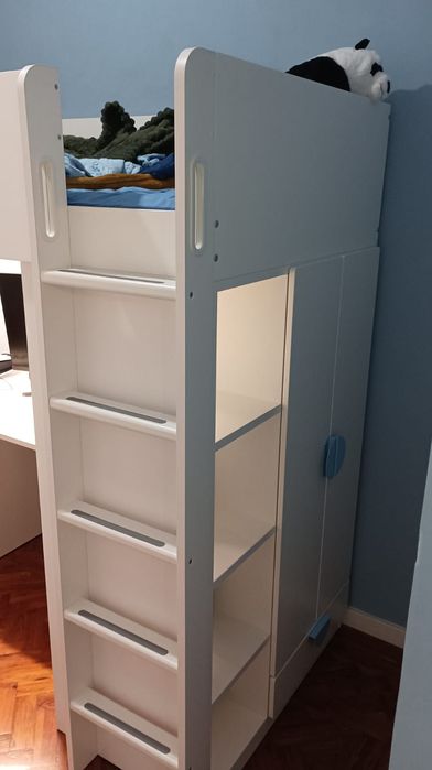 Cama alta com secretária IKEA