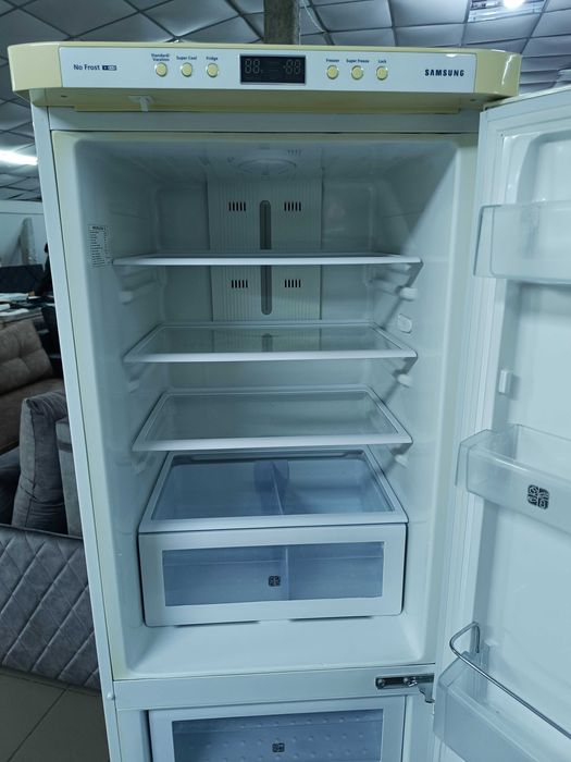 Двокамерний холодильник Samsung RL-33 EBSW