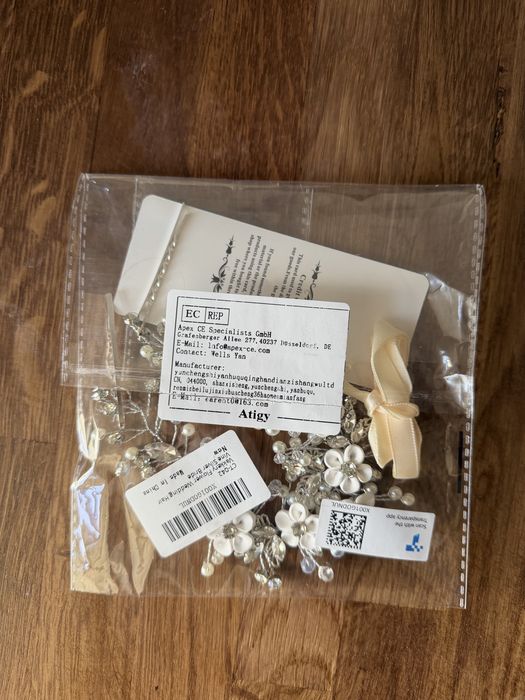 Kwiatowa opadka do wlosów dla Panny Młodej